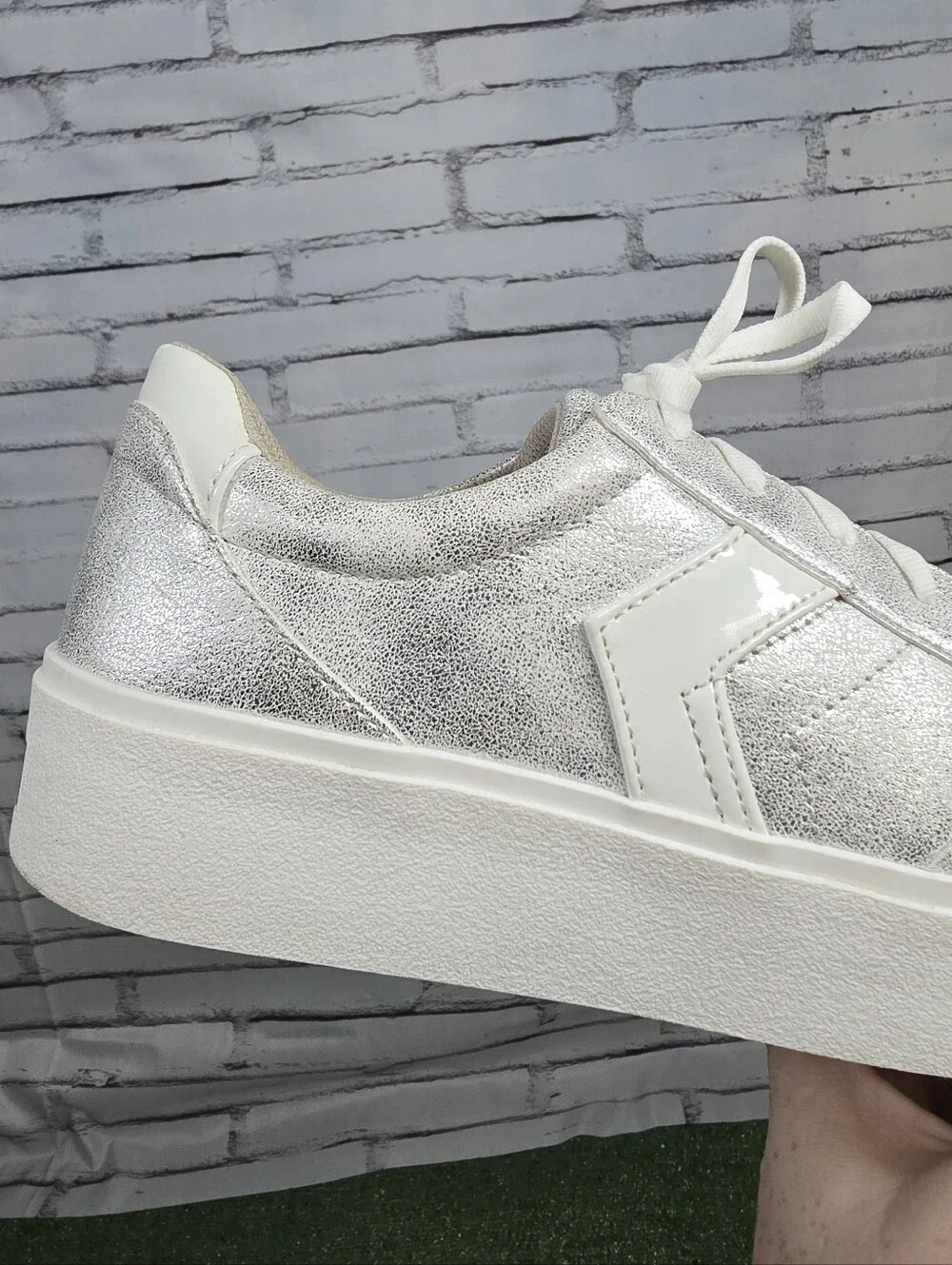 Dr.Scholl's Madison Lace Metallic Classic Sneakers In Silver Womens Size 10M